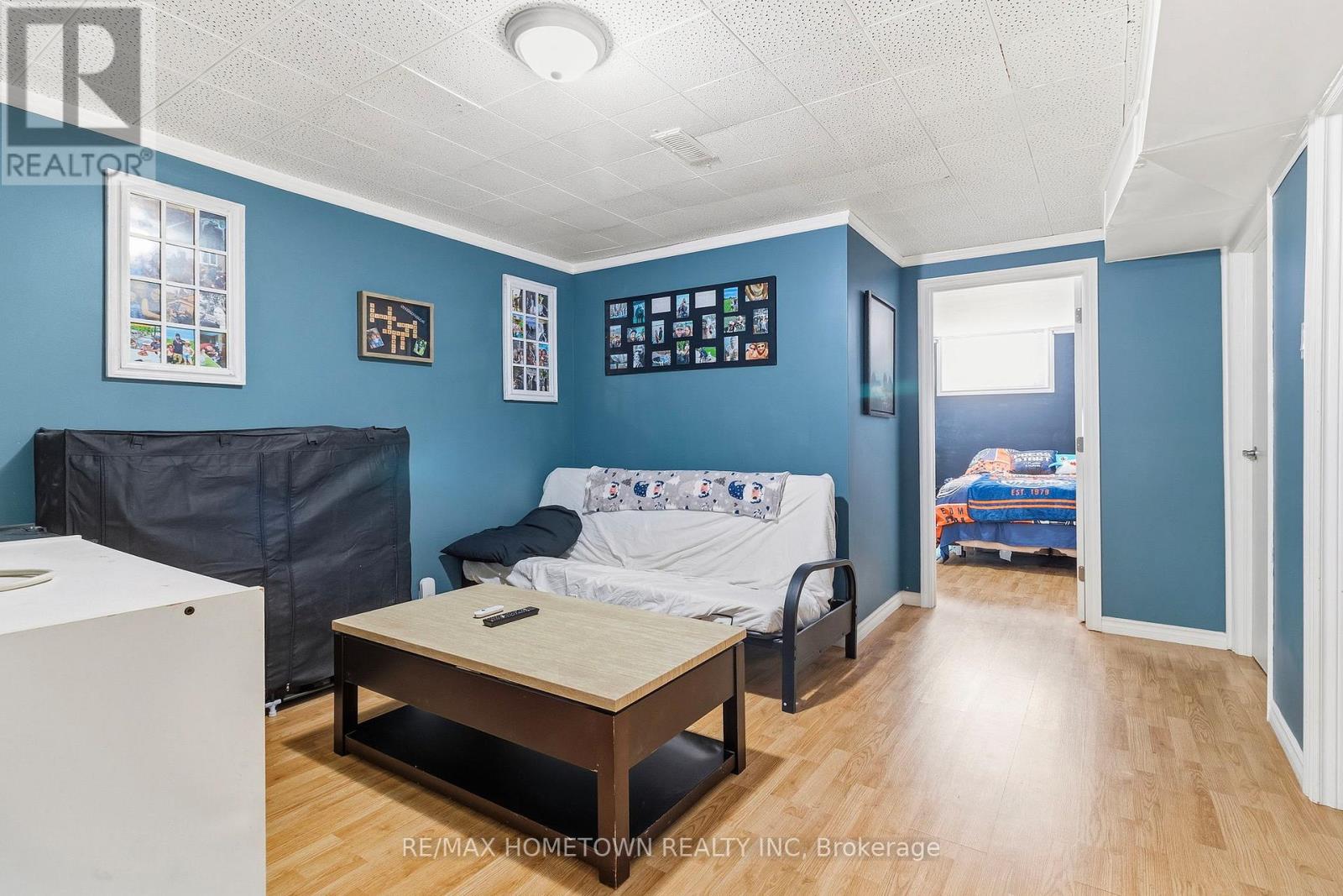 2038 DUNDAS STREET - 27