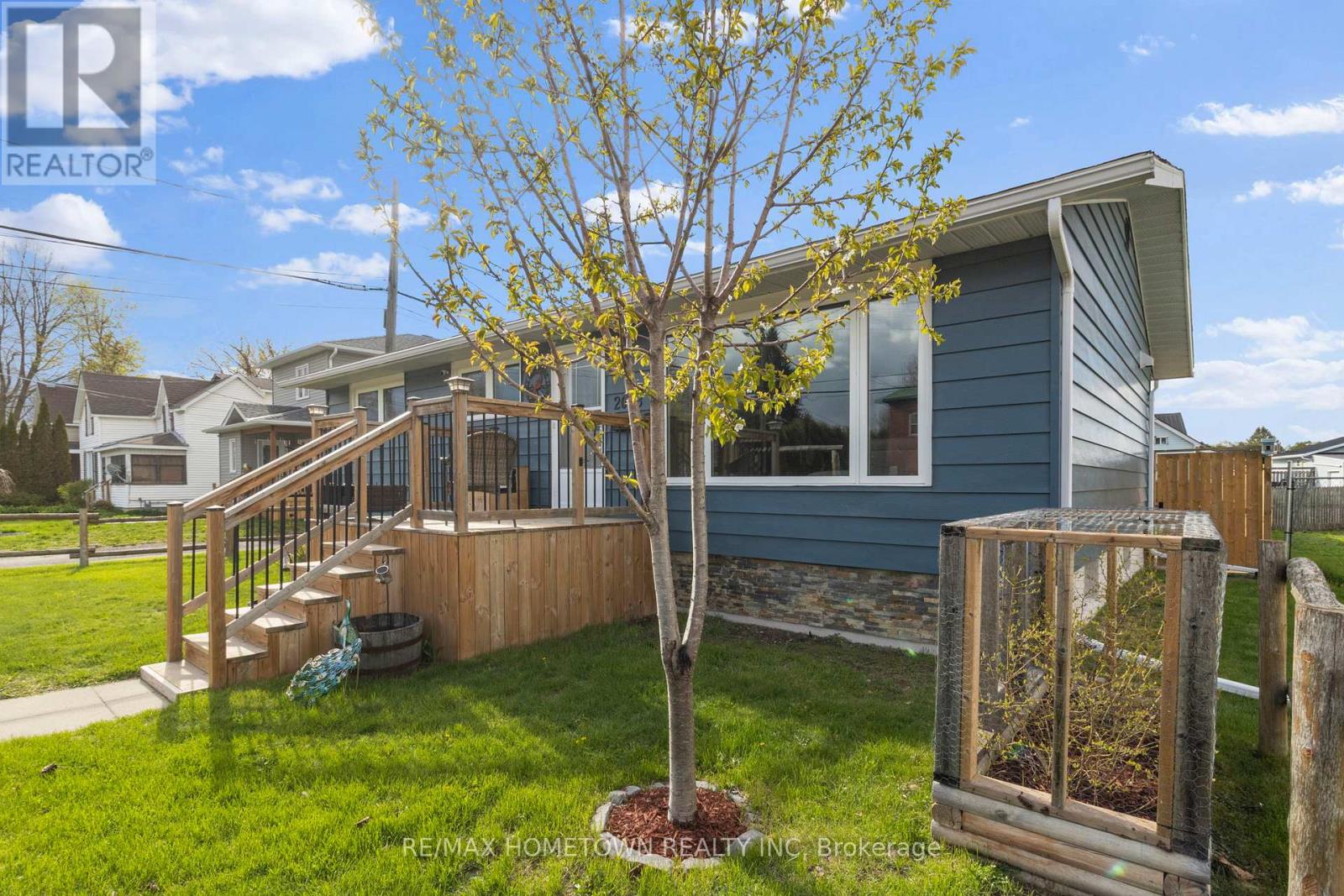 2038 DUNDAS STREET - Image 3