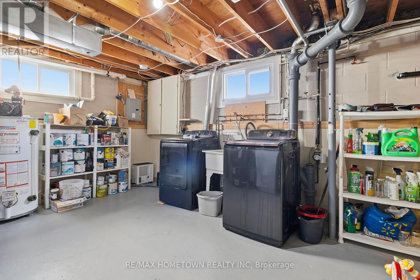 2038 DUNDAS STREET - 33