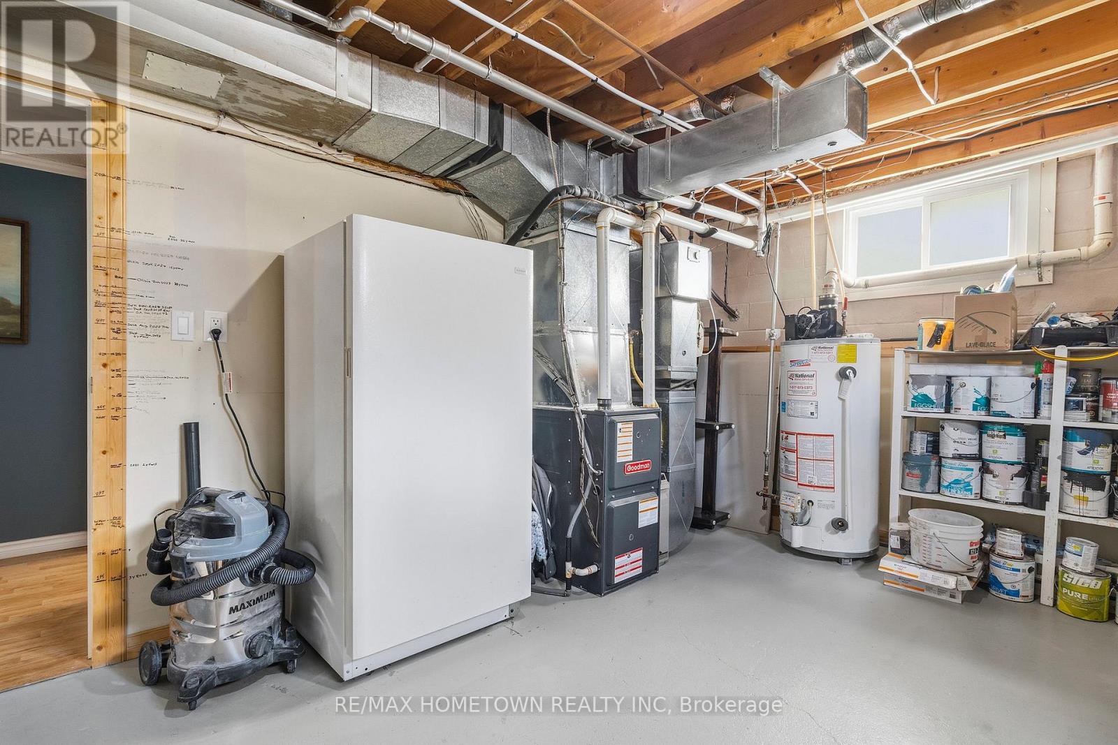 2038 DUNDAS STREET - 34