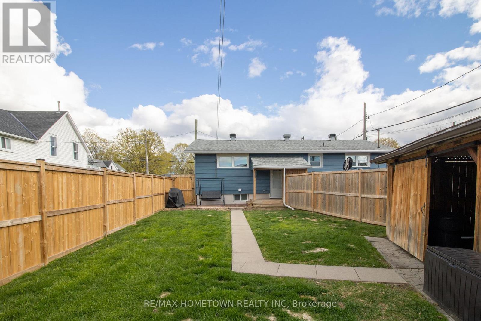 2038 DUNDAS STREET - 40