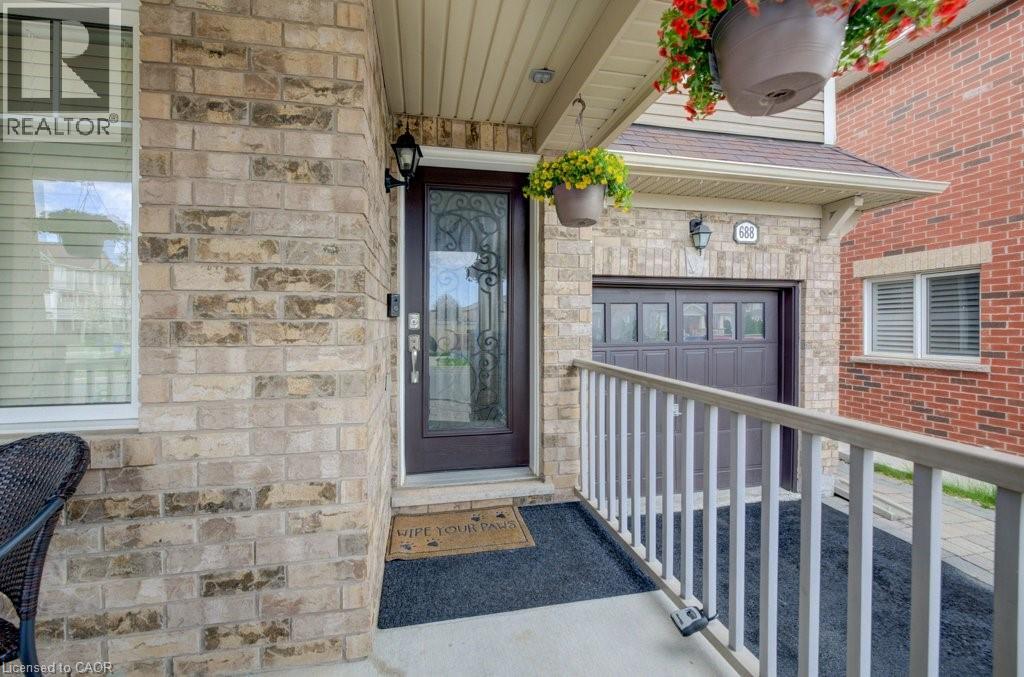 688 HEPBURN Road - 3