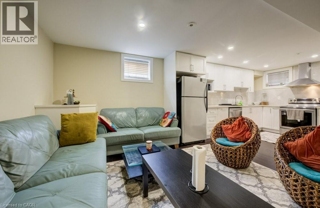 688 HEPBURN Road - 36