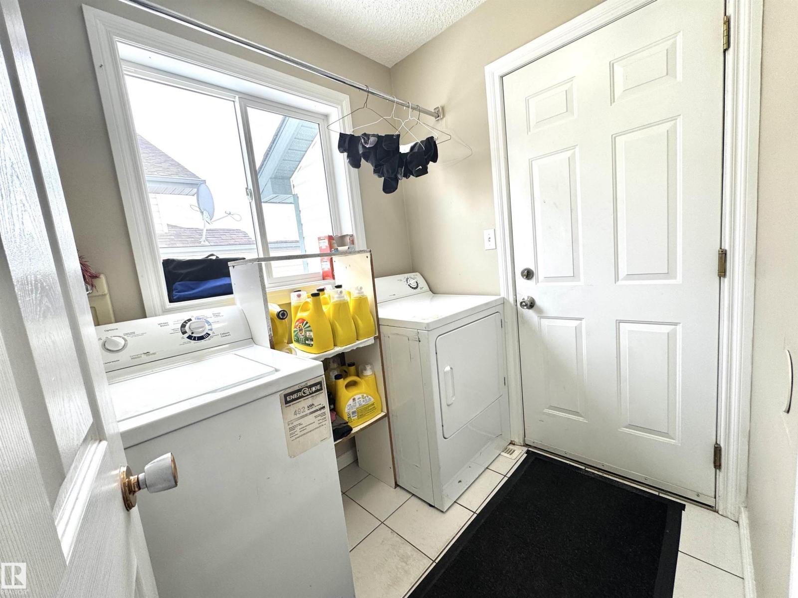 6734 162A AV NW, Edmonton