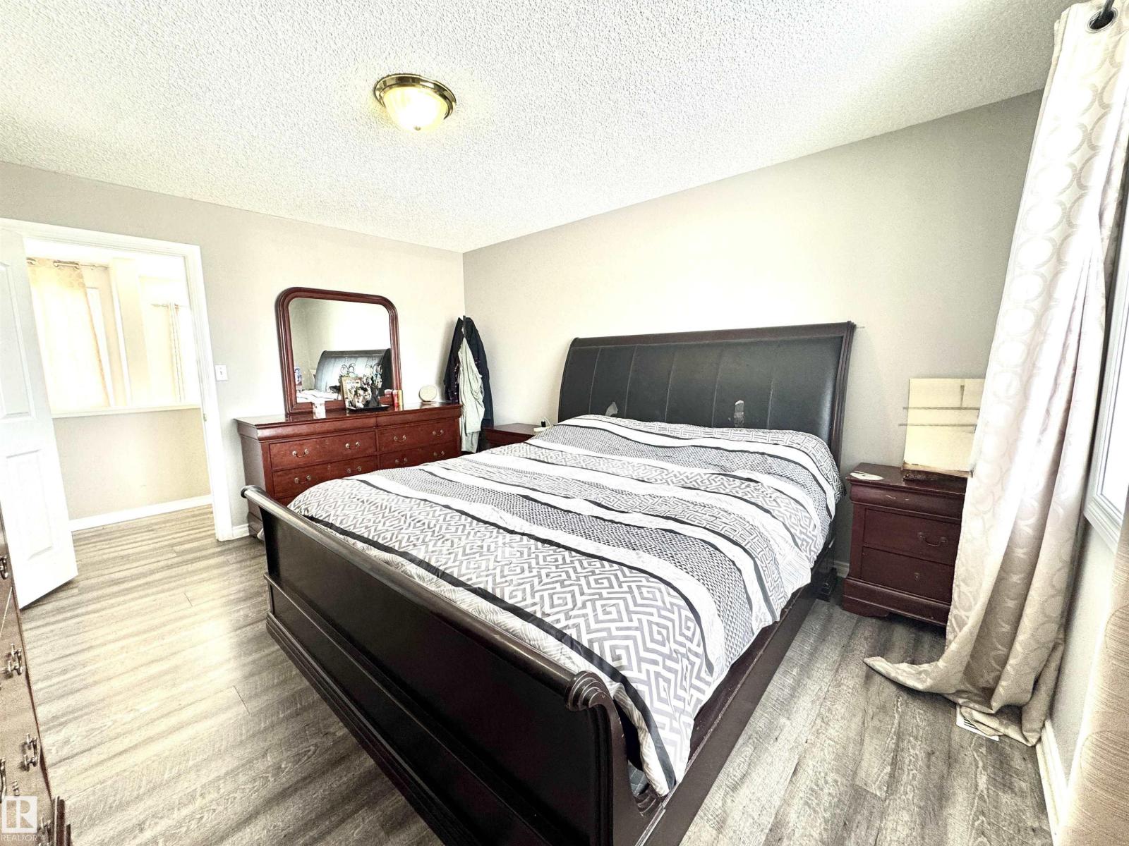 6734 162A AV NW, Edmonton