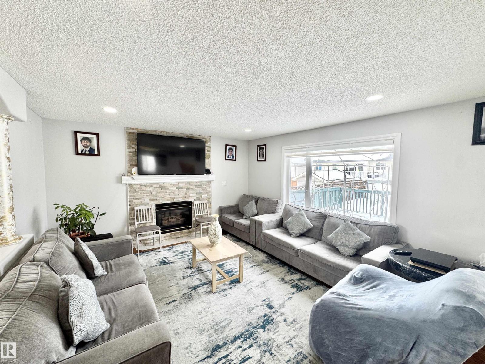6734 162A AV NW, Edmonton
