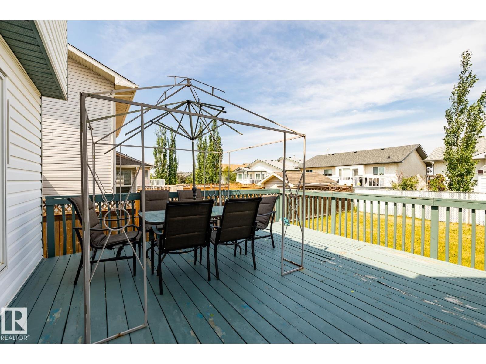 6734 162A AV NW, Edmonton