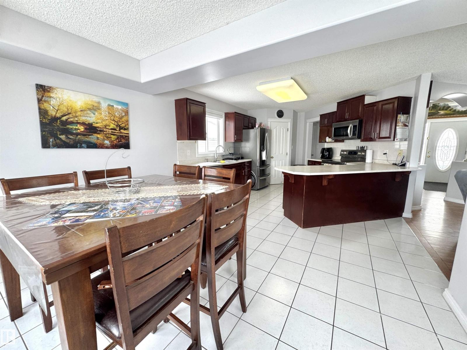 6734 162A AV NW, Edmonton