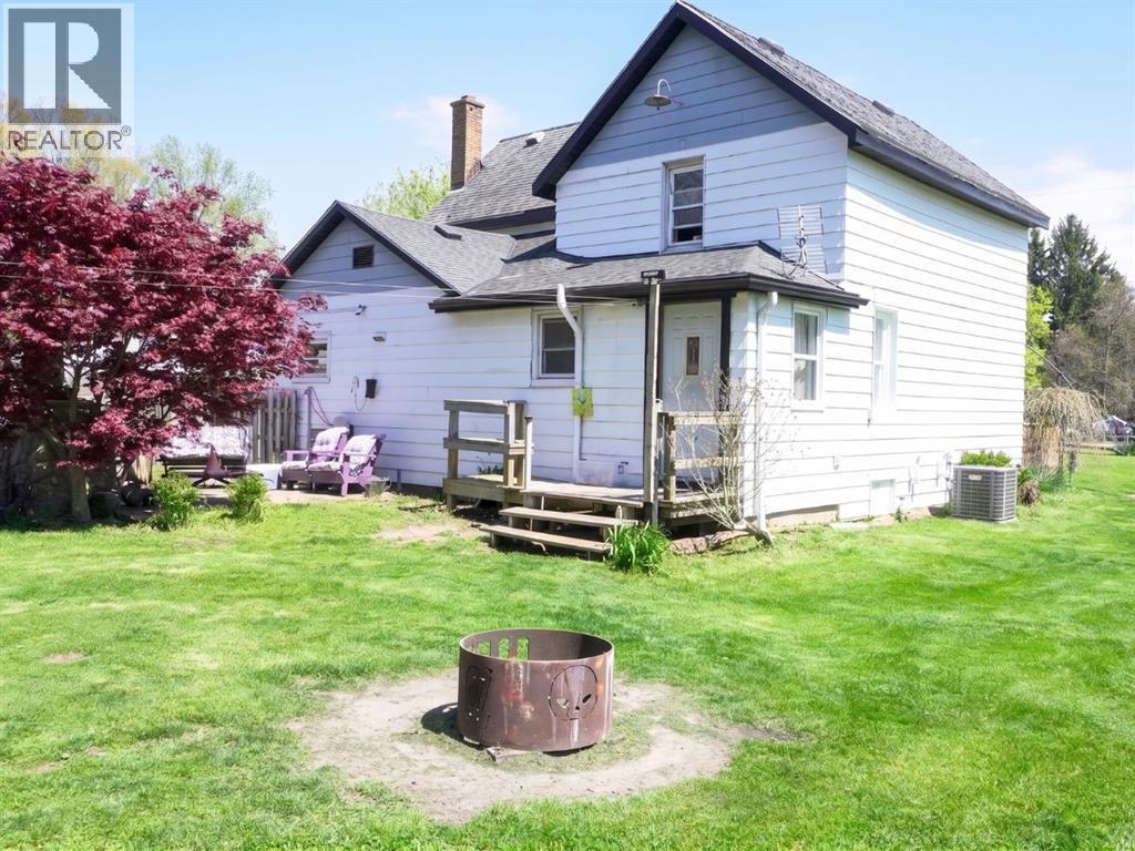 691 GREGORY DRIVE East - 2