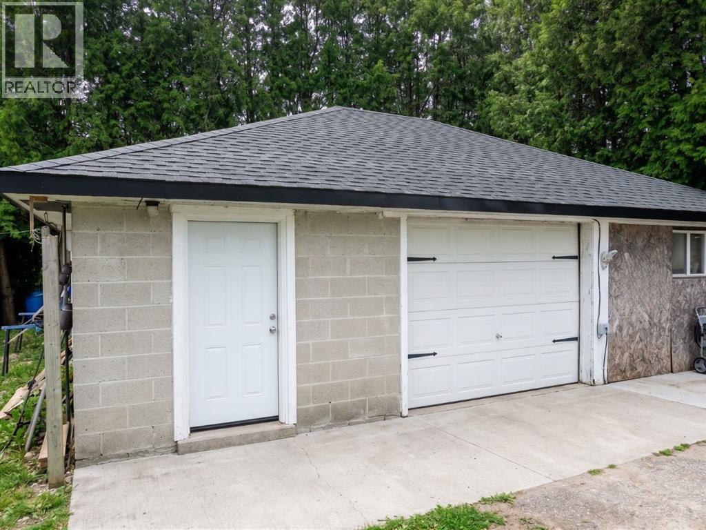 691 GREGORY DRIVE East - 6