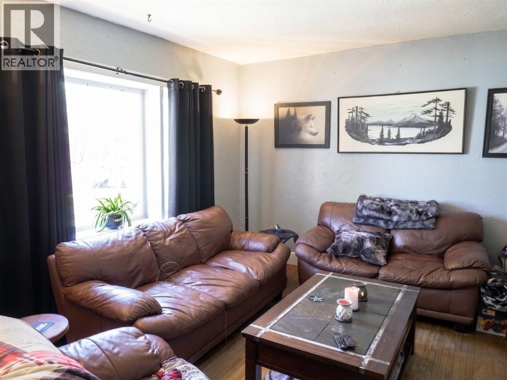 691 GREGORY DRIVE East - 8