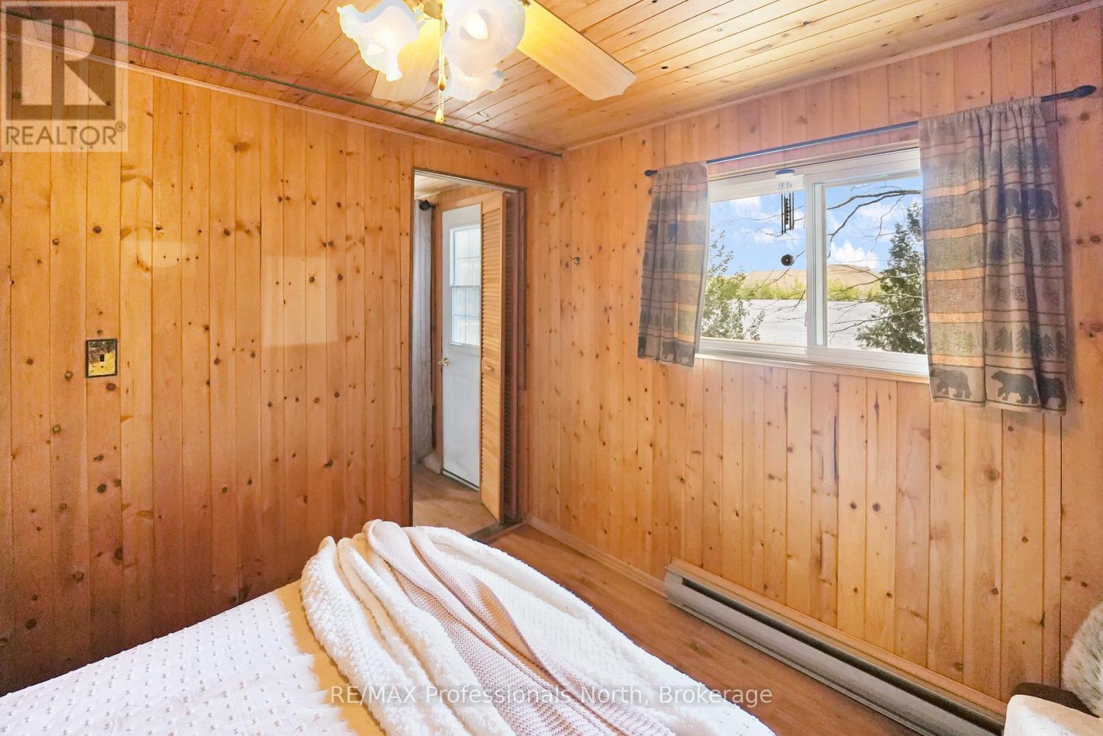 1396 BETULA CRESCENT - 14