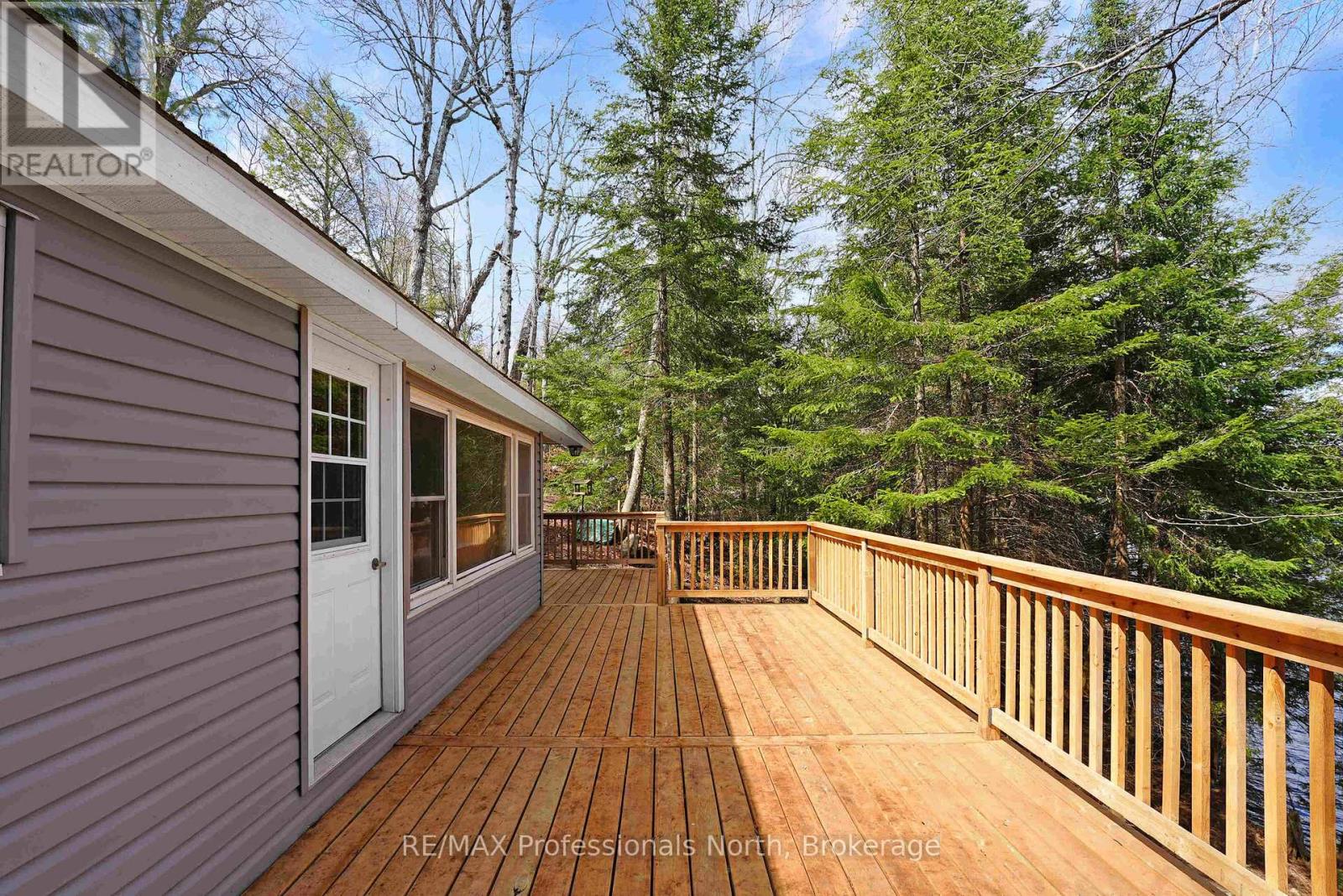 1396 BETULA CRESCENT - 24