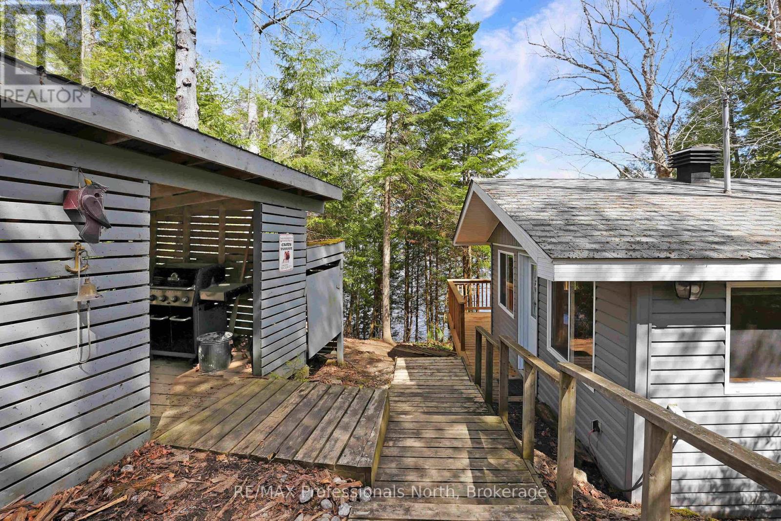 1396 BETULA CRESCENT - 28