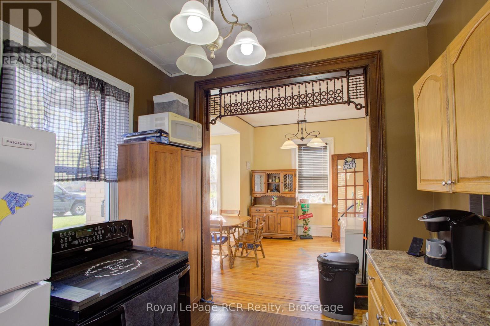 145 FREDERICK STREET E - 8