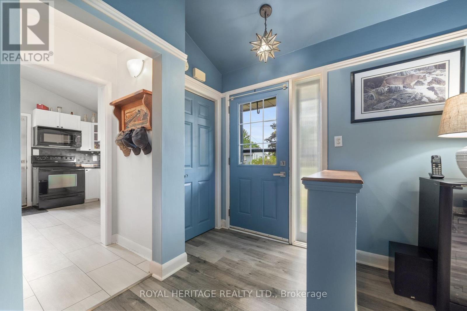 32 GLEN ROAD - 12