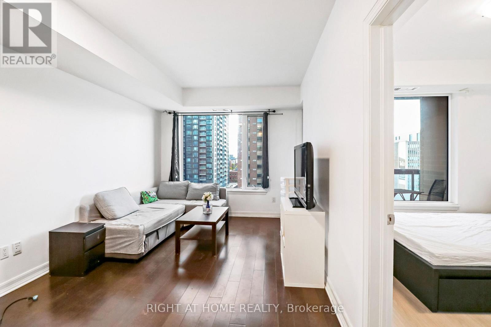 #810 238 BESSERER STREET - 4