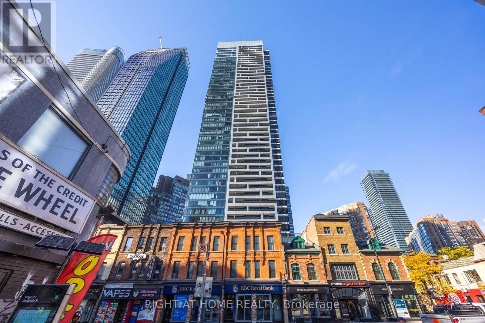 Listing photo of 3403 - 5 ST. JOSEPH STREET