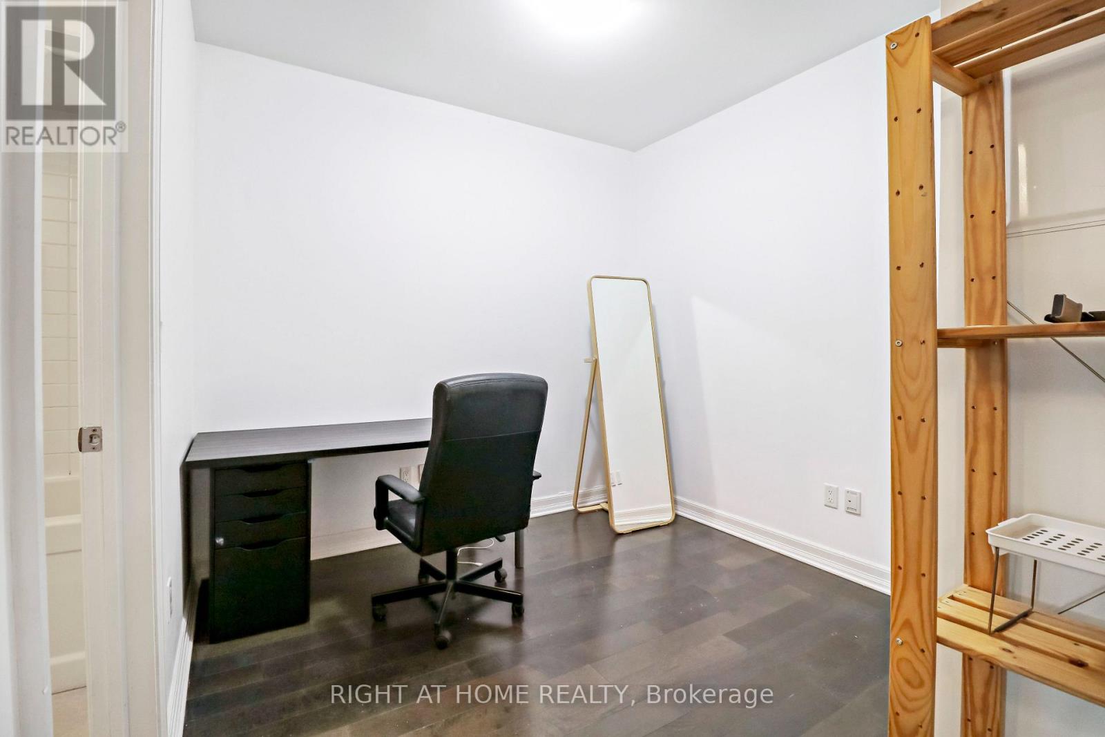 #810 238 BESSERER STREET - 8