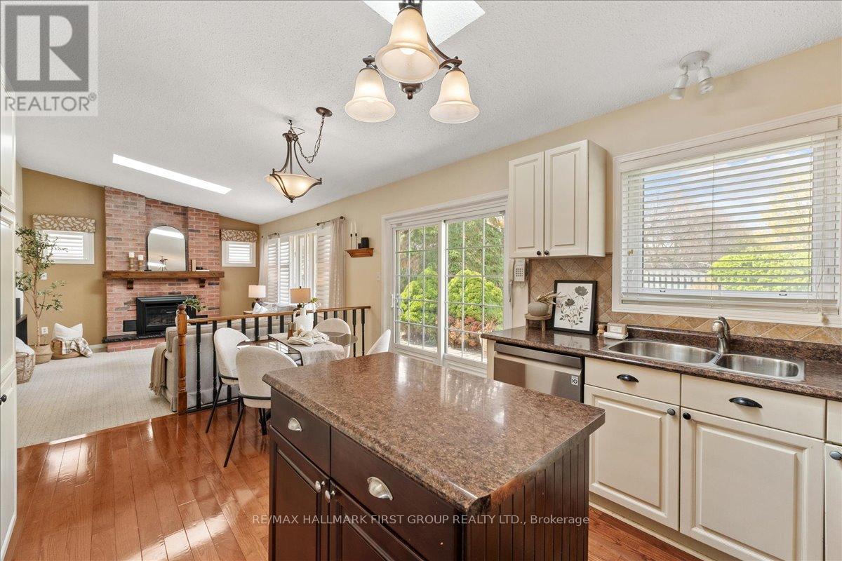 593 PRESTWICK DRIVE - 17