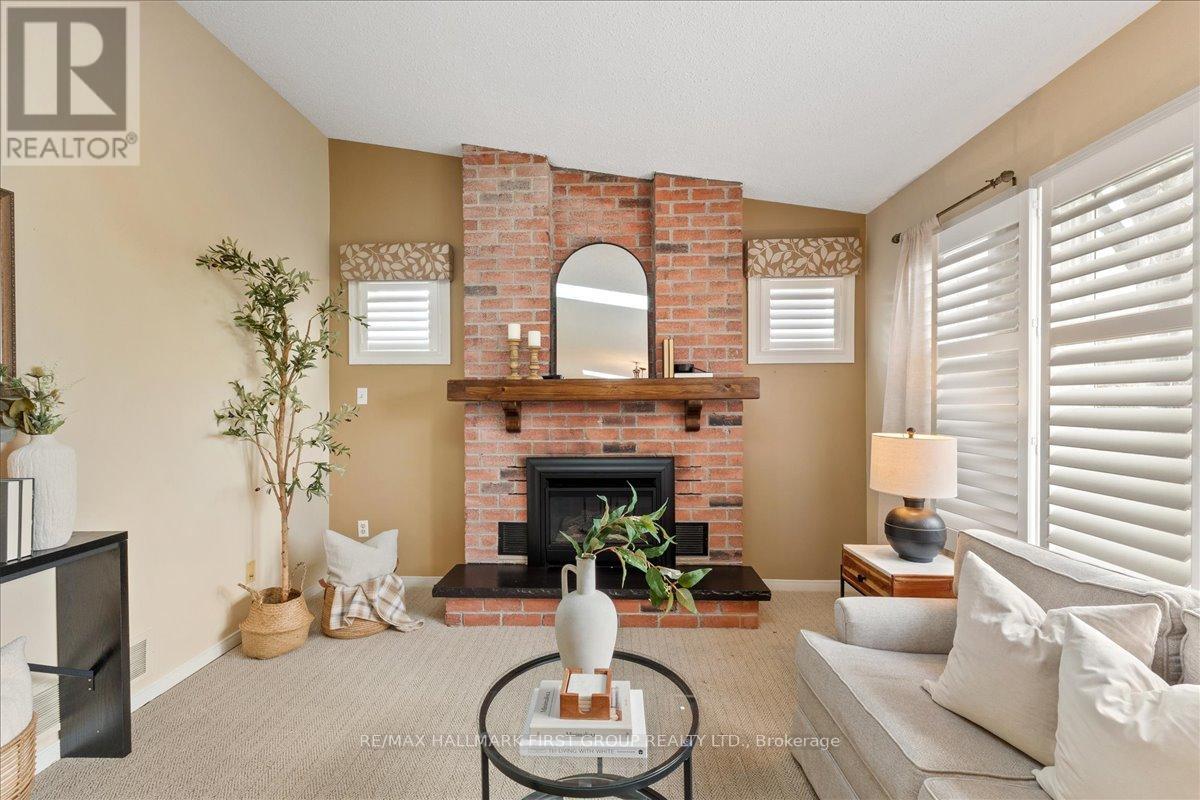 593 PRESTWICK DRIVE - 20