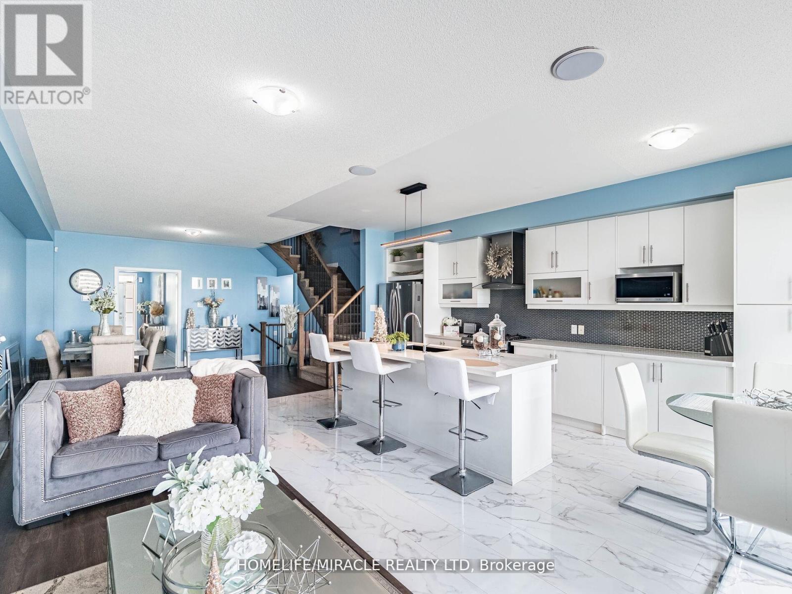 #147 28 DONALD FLEMING WAY - 14
