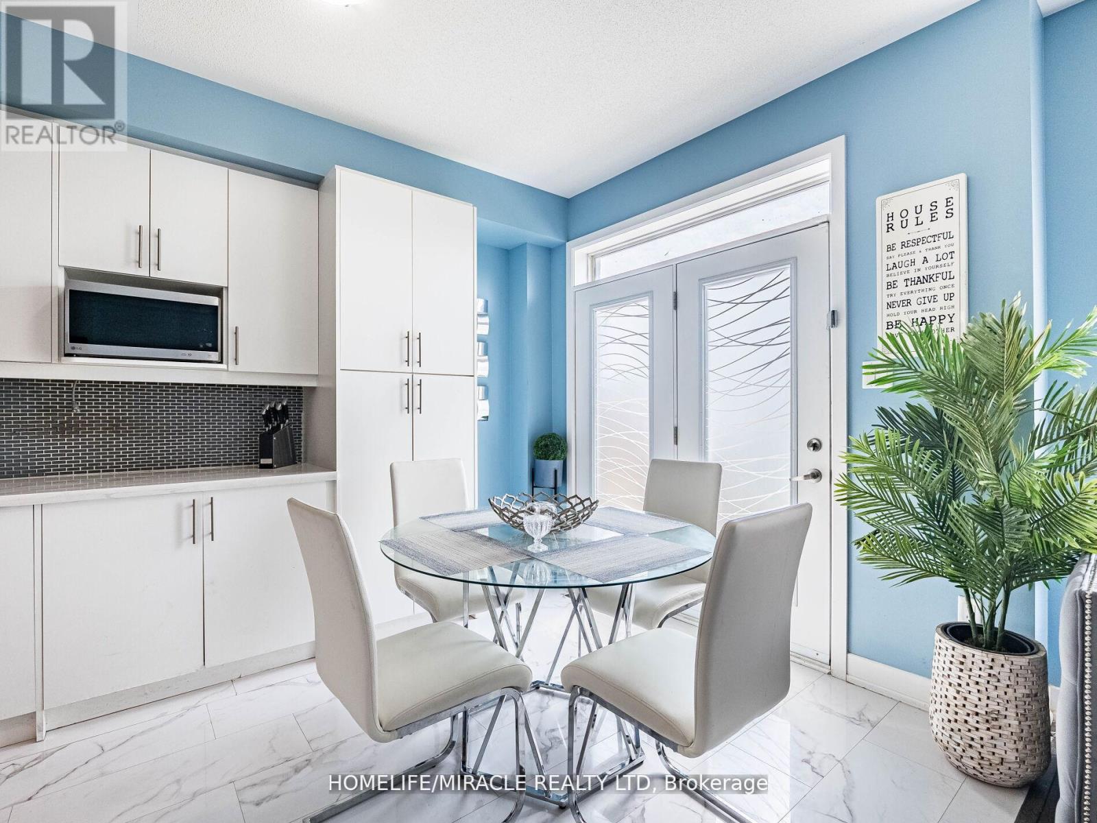 #147 28 DONALD FLEMING WAY - 18