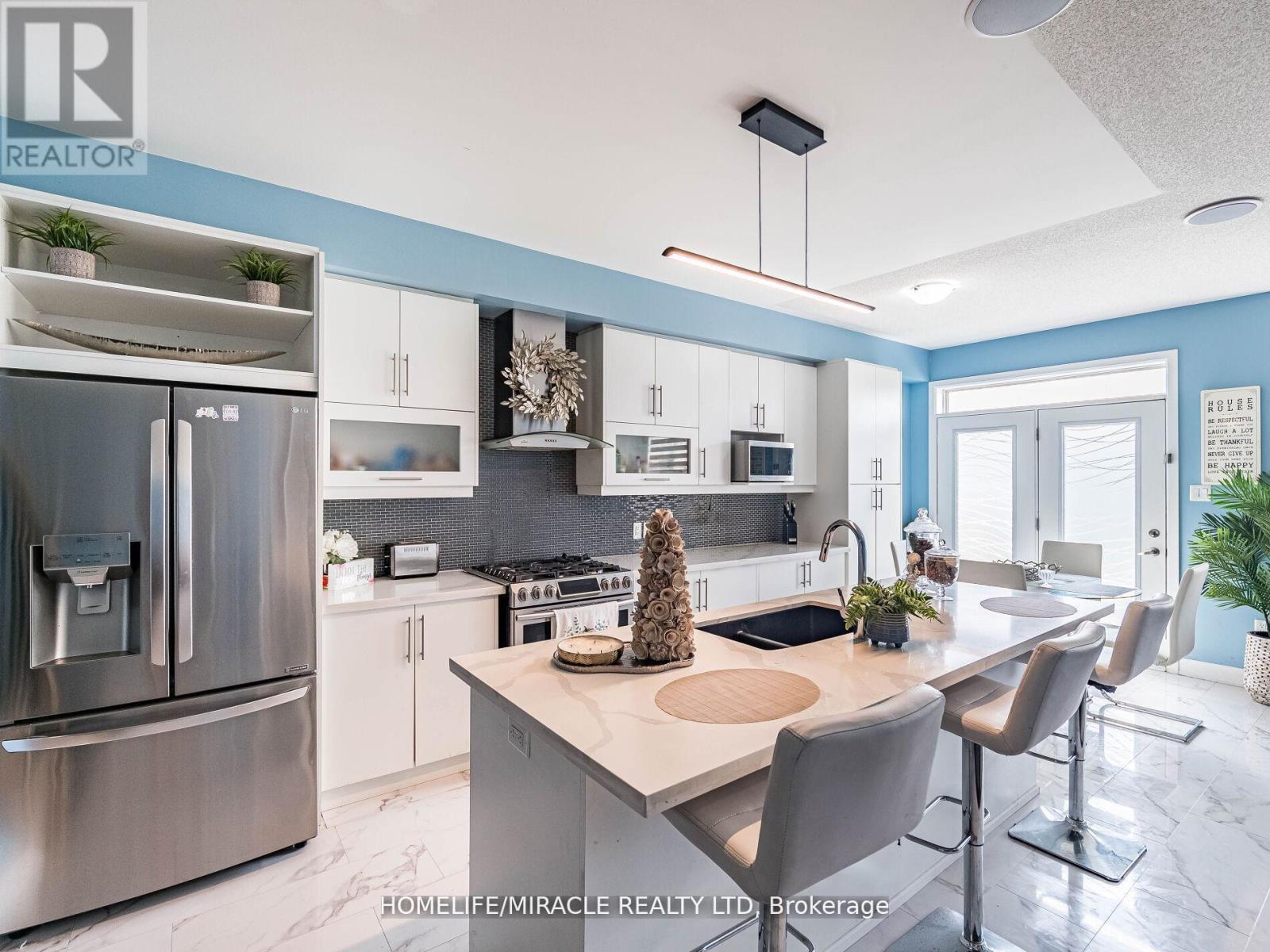 #147 28 DONALD FLEMING WAY - 20