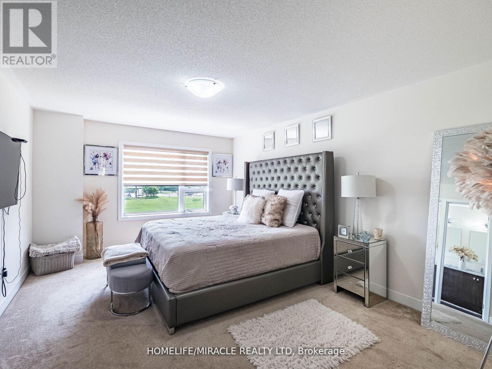 #147 28 DONALD FLEMING WAY - 29