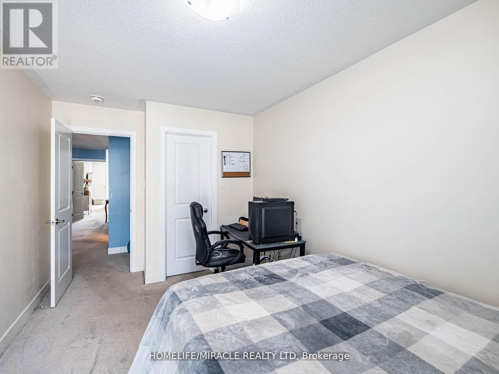 #147 28 DONALD FLEMING WAY - 38