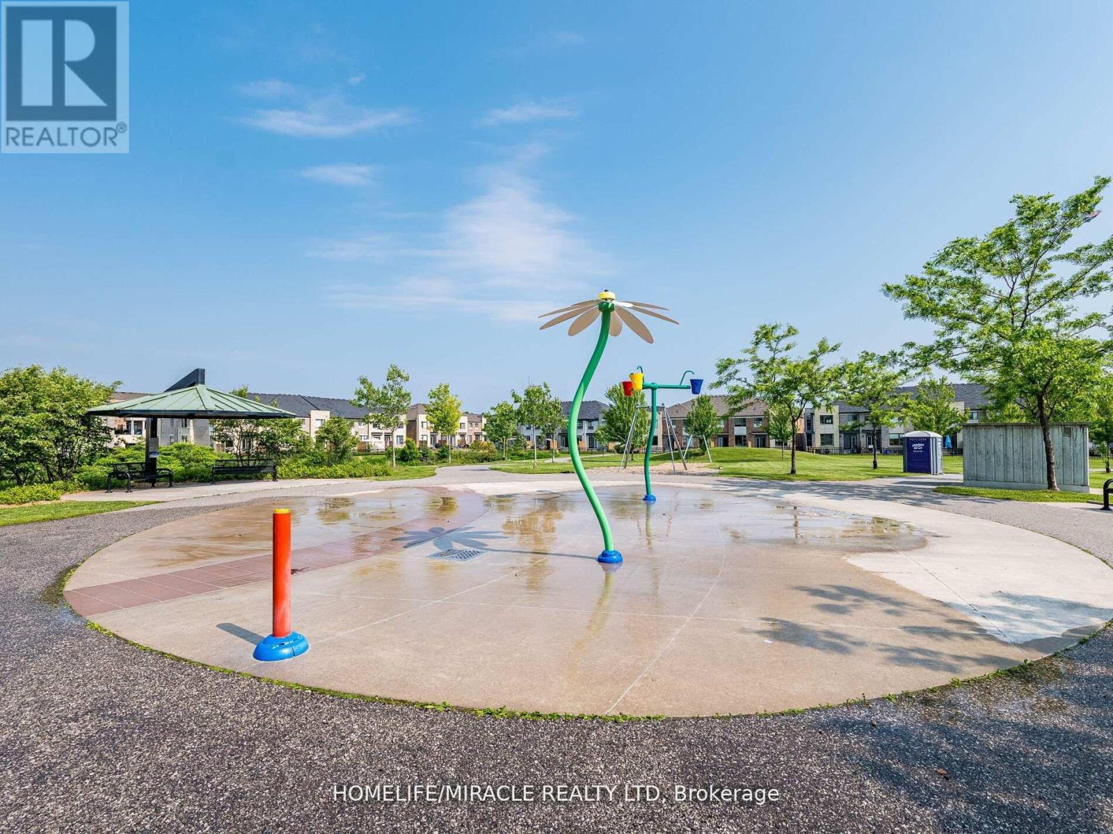 #147 28 DONALD FLEMING WAY - 44