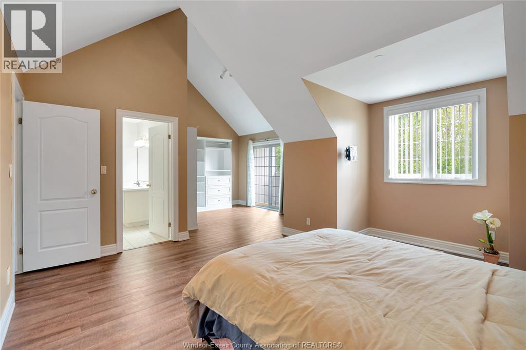 233 CRYSTAL BAY DRIVE - 21
