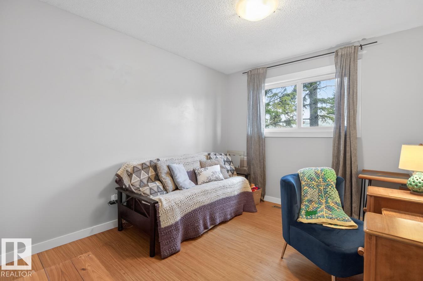 33 MISSION ST, Sherwood Park
