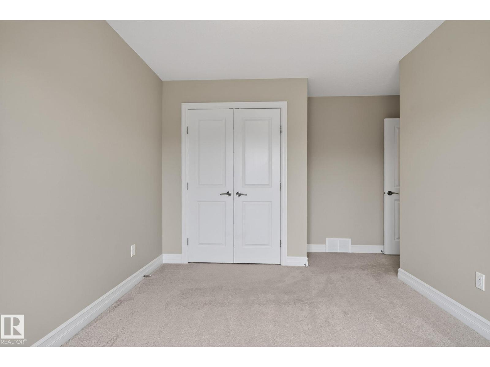 5928 19 AV SW, Edmonton
