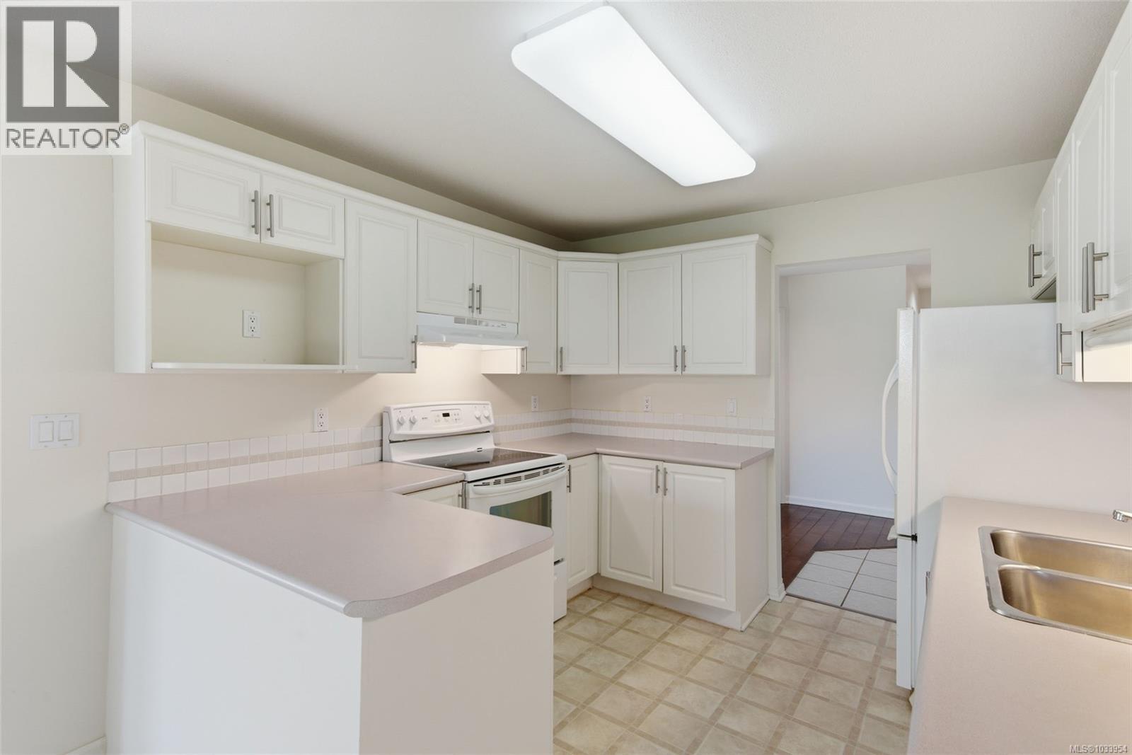 #101 134 Fifth Ave E - 16