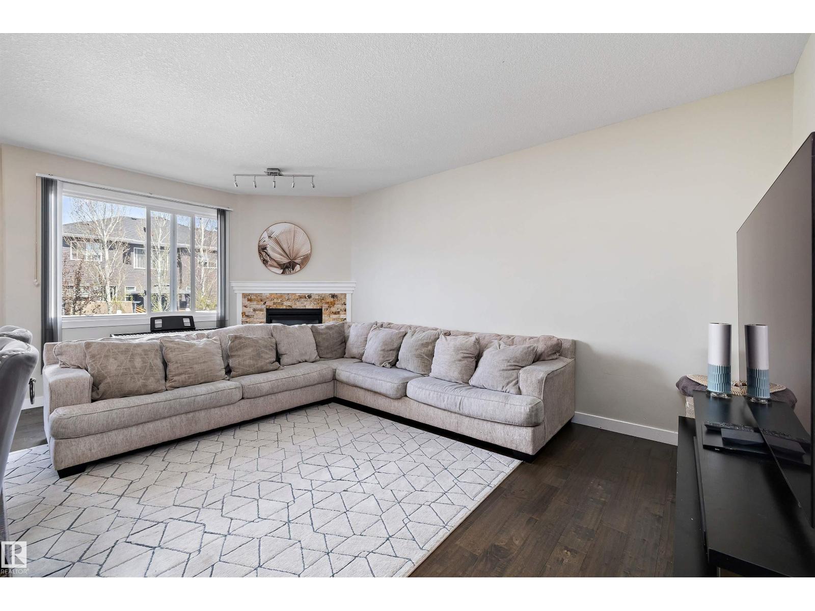 504 STURTZ LI, Southfork, Leduc photo 3