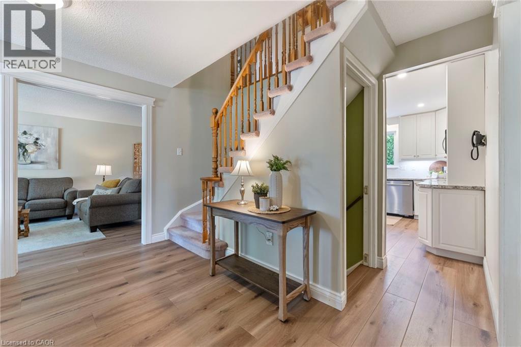 2251 KIRKBURN Drive, Burlington, Ontario, L7P4E8 — Photo 5