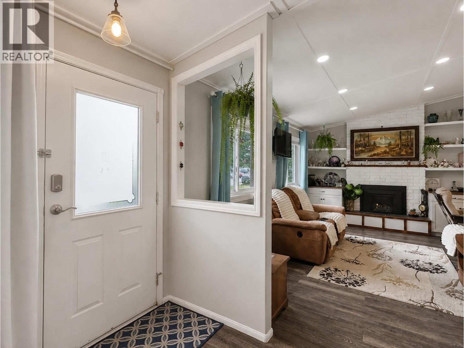 Photo 11 of 23 — 7746 LEMOYNE PLACE · Prince George, BC