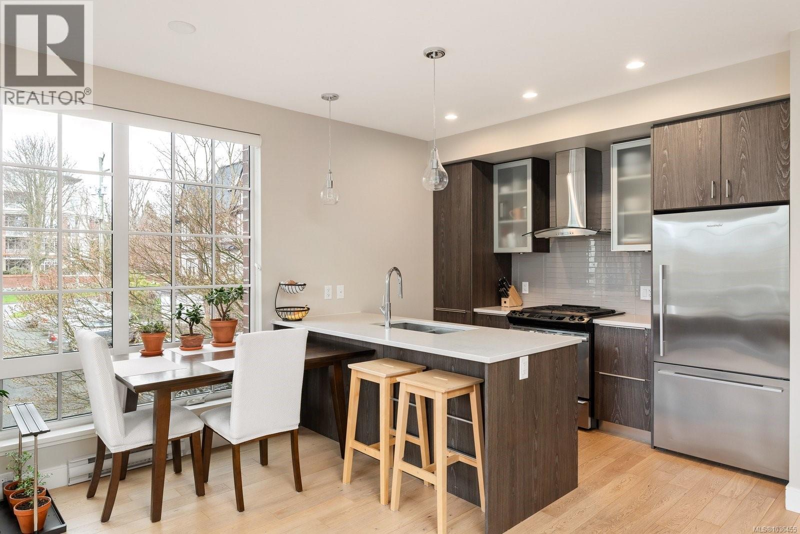 #204 1011 Burdett Ave - 8