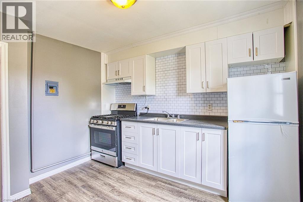 134 ROSSLYN Avenue N - 14
