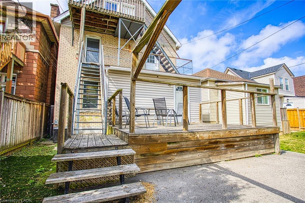 134 ROSSLYN Avenue N - 28