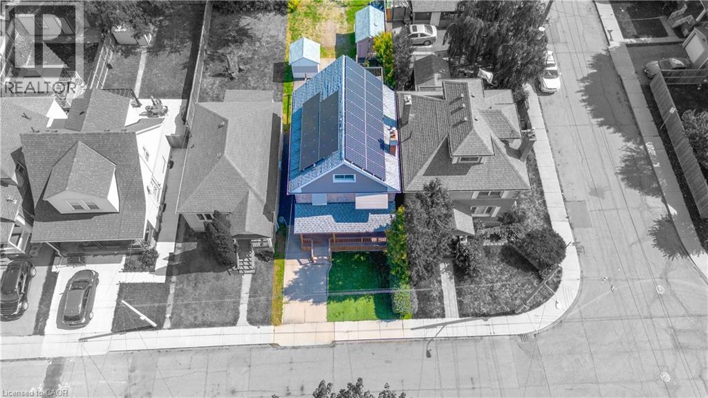 134 ROSSLYN Avenue N - 31