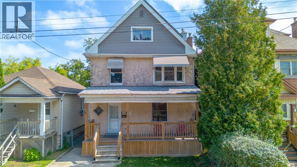 134 ROSSLYN Avenue N - 32