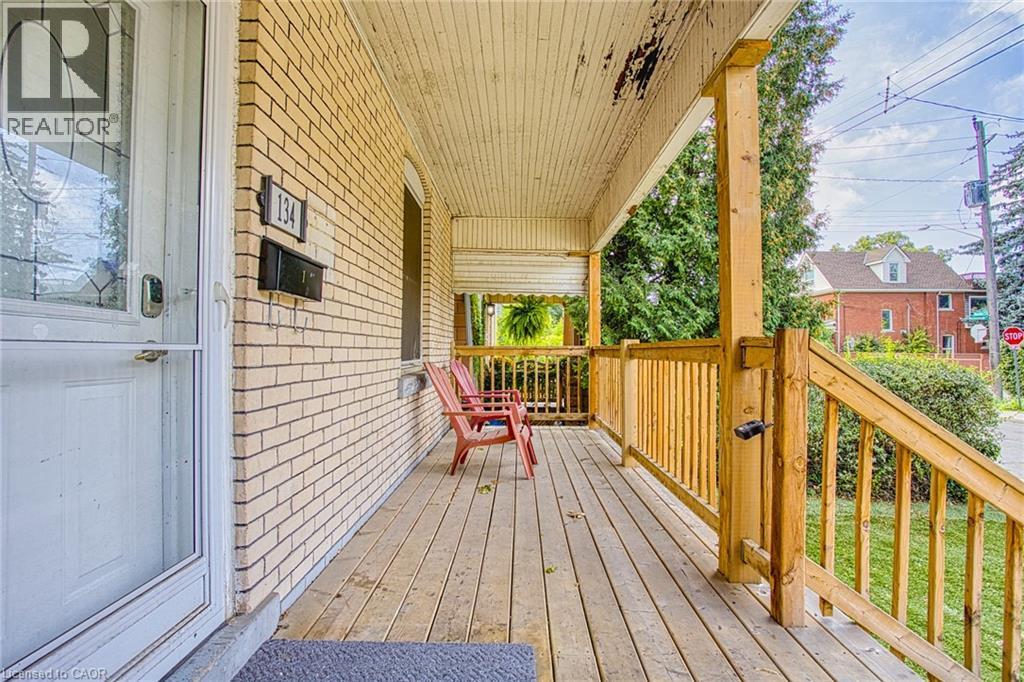 134 ROSSLYN Avenue N - 5