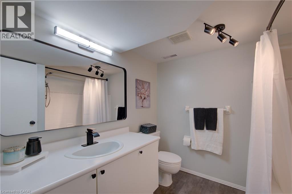 626 SETTLERSFIELD Court Unit# B, Waterloo, Ontario, N2T2K6 — Photo 32