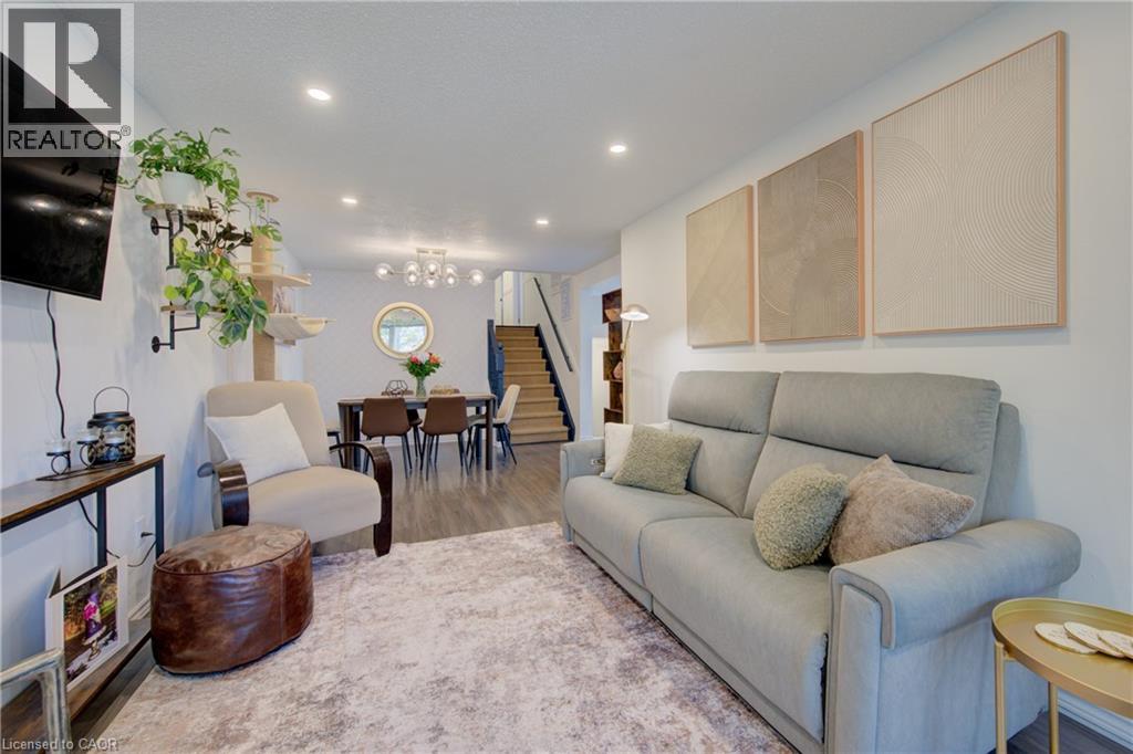 626 SETTLERSFIELD Court Unit# B, Waterloo, Ontario, N2T2K6 — Photo 8