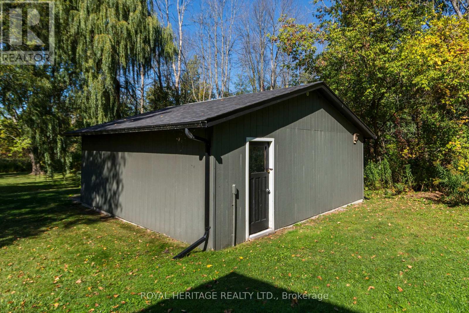 32 MALLORY ROAD - 12