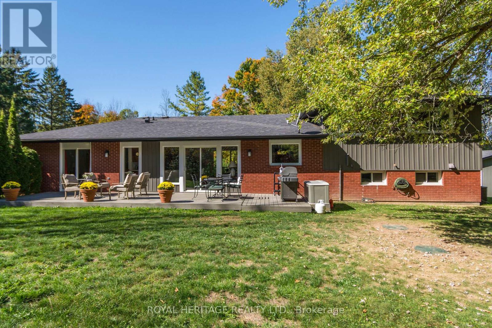 32 MALLORY ROAD - 14