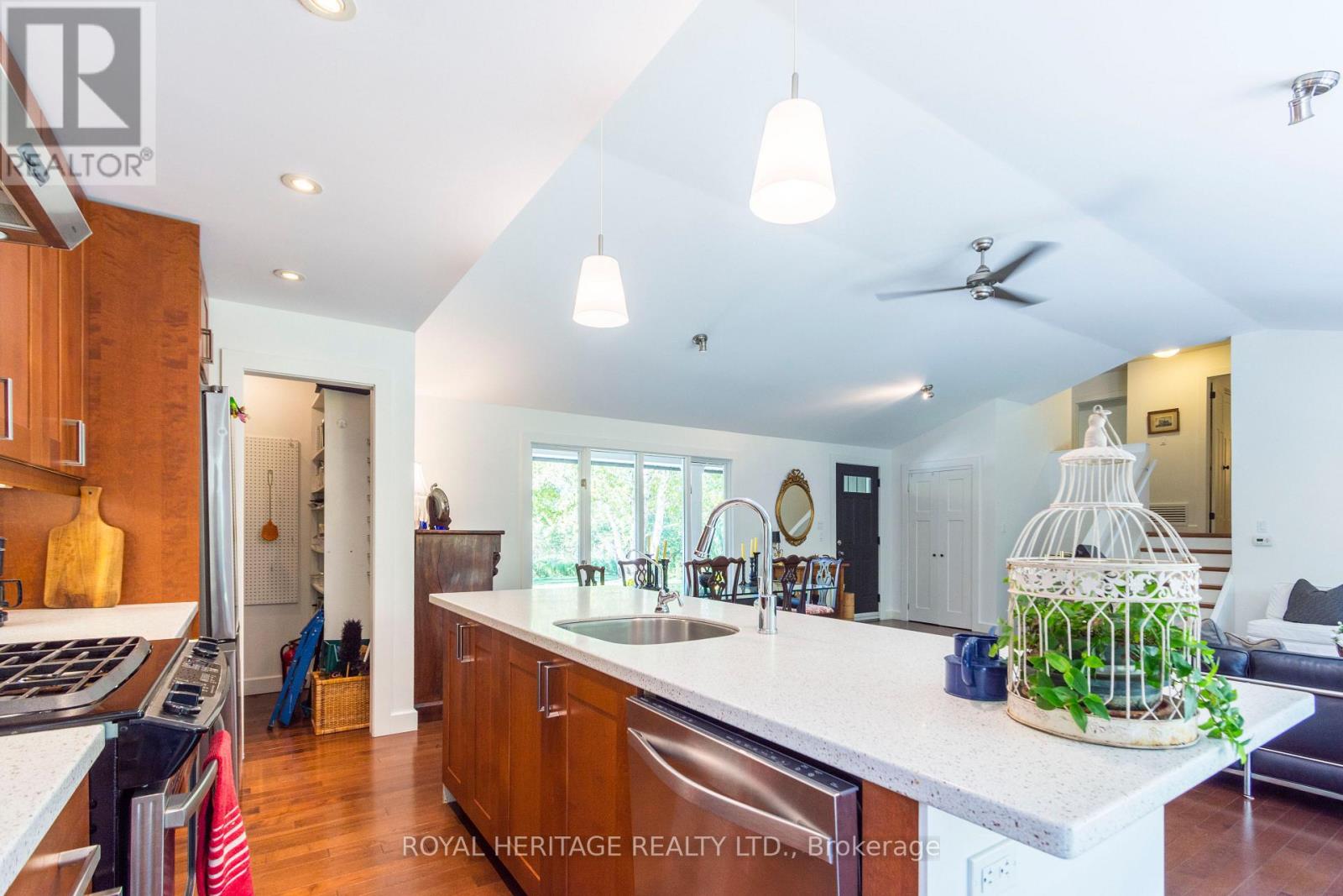 32 MALLORY ROAD - 24