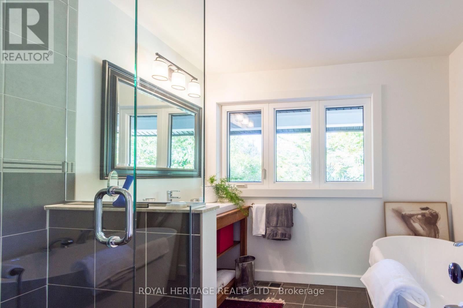 32 MALLORY ROAD - 28